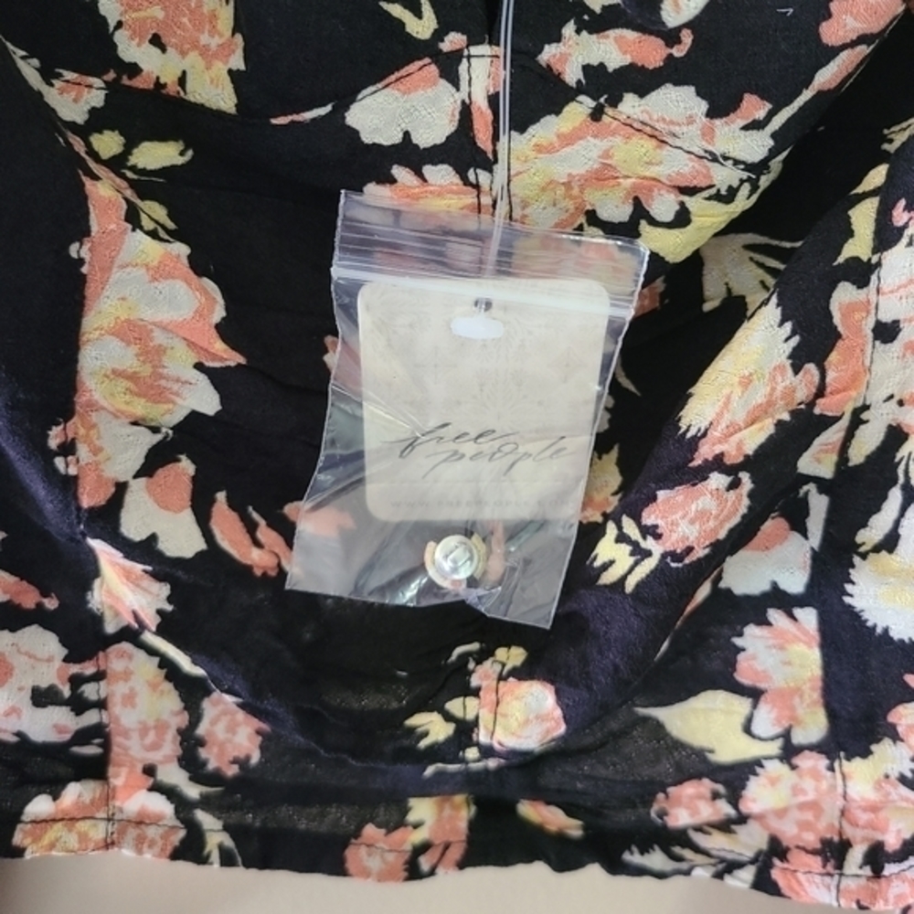 Free People Hilary Printed Top Black Combo NWT - Picture 7 of 8